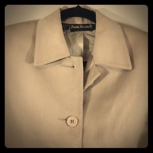Women’s vintage Beige Anne Klein II jacket